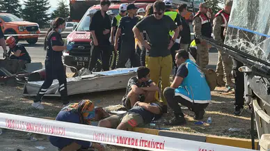 Sincan'da Midibüs-Kamyon Çarpışması: 1 Ölü, 16 Yaralı