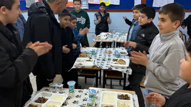 Pursaklar Belediye Başkanı Ertuğrul Çetin Öğrencilerle İftarda Buluştu