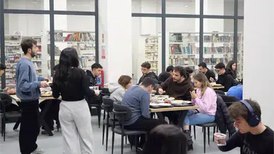 Etimesgut Belediyesi’nden Öğrencilere İftar Desteği: Kütüphanede Sıcak Yemek İkramı Başladı