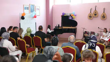 Pursaklar'da Piyano Eğitimi Alan Kursiyerlerden Beğeni Toplayan Konser