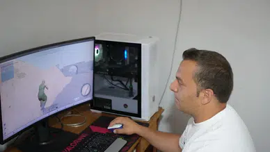 Gazzeli Tasarımcı Kısıtlı İmkanlarla Savaş Oyunu Geliştirdi