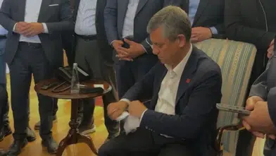 Özgür Özel Mutlak Butlan Tebligatı Yırttı Ankara'da Gerginlik