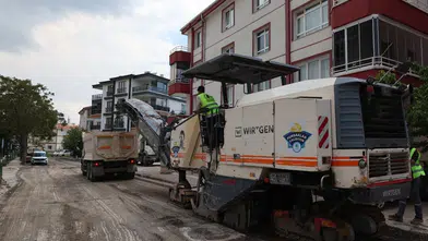 Pursaklar’da asfalt seferberliği sürüyor: Yollar yenileniyor