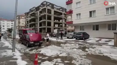 Kahramankazan’da Dolu Yağışı Sonrası Evleri Su Bastı