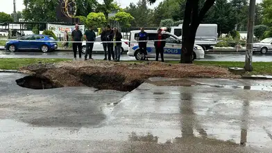 Ankara’da Sağanak Yağış Sonrası Yol Çöktü