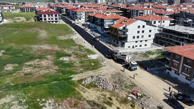 Sincan’da asfalt mesaisi sürüyor: Yenikent’te yollar modernleşiyor