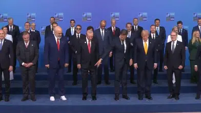 NATO Zirvesi'nde Beyaz Spor Ayakkabı Detayı Gülümsetti