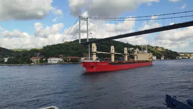 İstanbul Boğazı'nda Gemi Arızası: Trafik Çift Yönlü Durduruldu