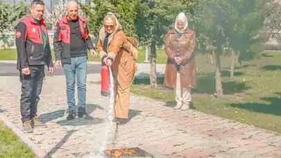 Keçiören Belediyesi'nden Afet Farkındalık Eğitimi: Yangınla Mücadele Teknikleri Öğretildi