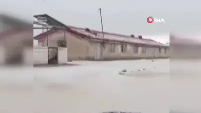 Evleri Su Bastı, Yollar Göle Döndü