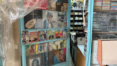 Ankara'da 20 Yıllık Plakçı: 'Kaset Kültürü İnsanoğluyla Birlikte Yaşar'