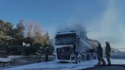Ankara Polatlı’da Seyir Halindeki Hafriyat Kamyonu Alev Alev Yandı
