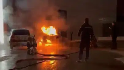 Ankara Çankaya’da Şarj Sırasında Alev Alan Elektrikli Otomobil Küle Döndü