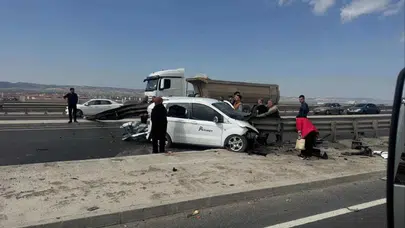 Ankara'da Bariyer Aracın Ön Camından Girip Arkasından
