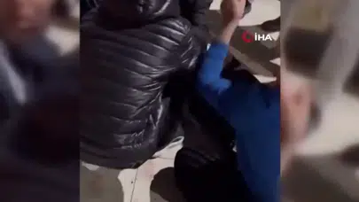 Ankara'da Metro İstasyonu Çıkışında Bıçaklı Kavga: 2 Yaralı