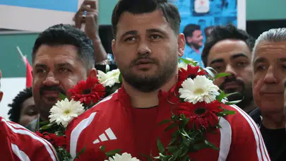Rıza Kayaalp 13. Kez Avrupa Şampiyonu Oldu, Ankara’da Karşılandı