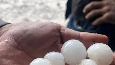 Ankara’da Dolu Yağışı Etkili Oldu: Gölbaşı Beyaza Büründü