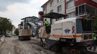Pursaklar’da asfalt seferberliği sürüyor: Yollar yenileniyor