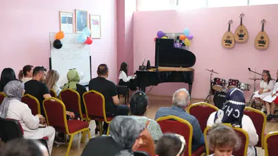 Pursaklar'da Piyano Eğitimi Alan Kursiyerlerden Beğeni Toplayan Konser
