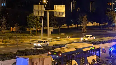 Ankara'da Kamyonet EGO Otobüsüne Arkadan Çarptı