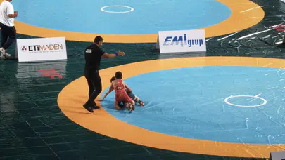 Türkiye Minikler Güreş Şampiyonası Ankara'da Devam Ediyor