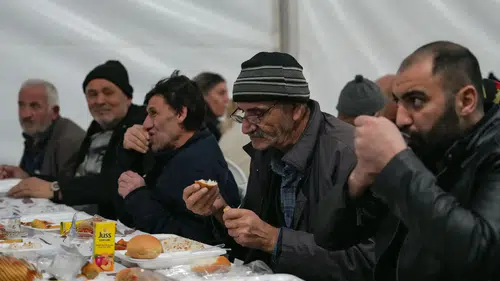 Etimesgut’ta Ramazan Bereketi: 4 Noktada İftar Çadırı Kuruldu