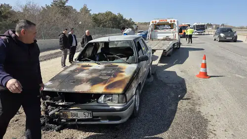 Ankara Elmadağ'da Seyir Halindeki Otomobil Alev Aldı