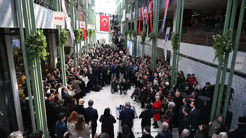 Mansur Yavaş, Yıkılmayı Bekleyen Esat Semt Hali'ni Kültür Merkezi Olarak Ankara'ya Kazandırdı