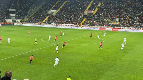 Gençlerbirliği 10 Kişi Kalan Maçta Beşiktaş'a 2-0 Yenildi