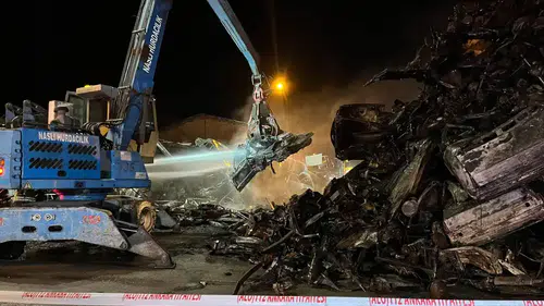 Ankara Hurdacılar Sitesi’nde Yangın: Yaklaşık 100 Hurda Araç Yandı