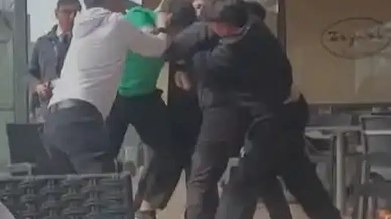 Ankara’da AVM’de Çocuklar Arasında Kavga: Darp Anı Kamerada