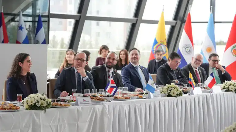 Etimesgut’ta Diploması Buluşturan Program: Büyükelçiler Türk Tarih Müzesi’nde Bir Araya Geldi