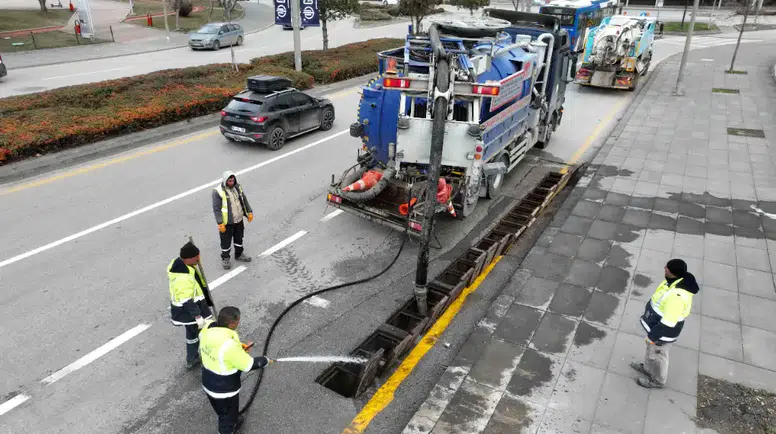 ASKİ’den Ankara’da Sel Önlemi: 2025’te 334 Bin Izgara Temizlendi, 2026’da Çalışmalar Sürüyor