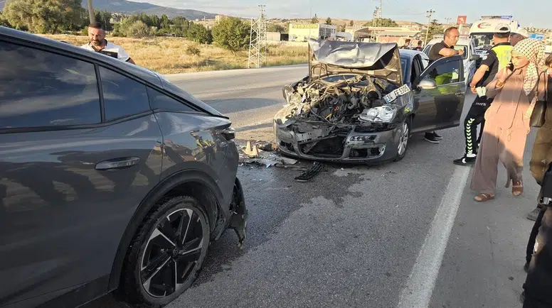 Elmadağ'da Zincirleme Kaza: 5 Araç Karıştı, 5 Yaralı