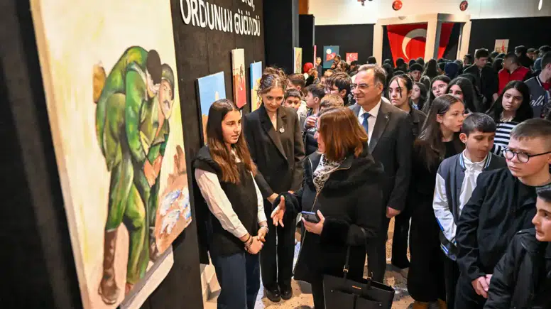 Altındağlı Gençlerden Çanakkale'ye Resimli Saygı: 40 Eser Sergilendi