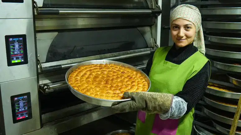 Beypazarı'nın 80 Katlı Baklavası Bayram Sofralarına Hazırlanıyor
