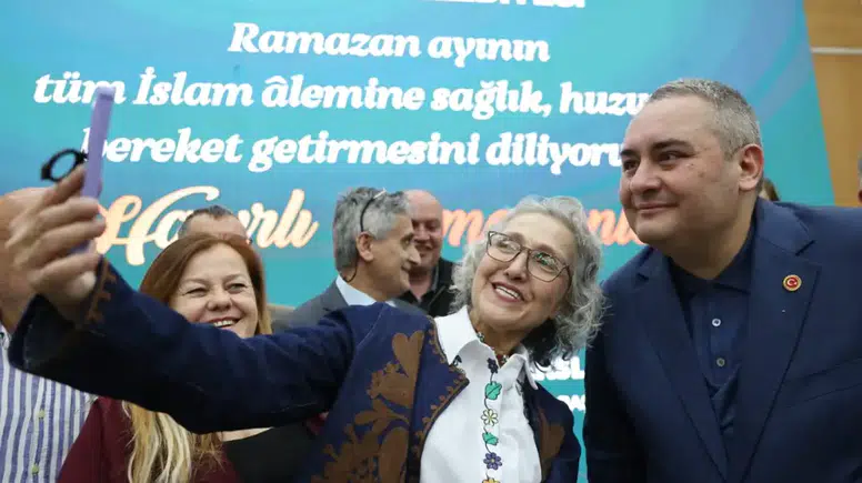 Özarslan, Mevlana Kültür Merkezi'nde Batı Karadenizlilerle İftarda Buluştu