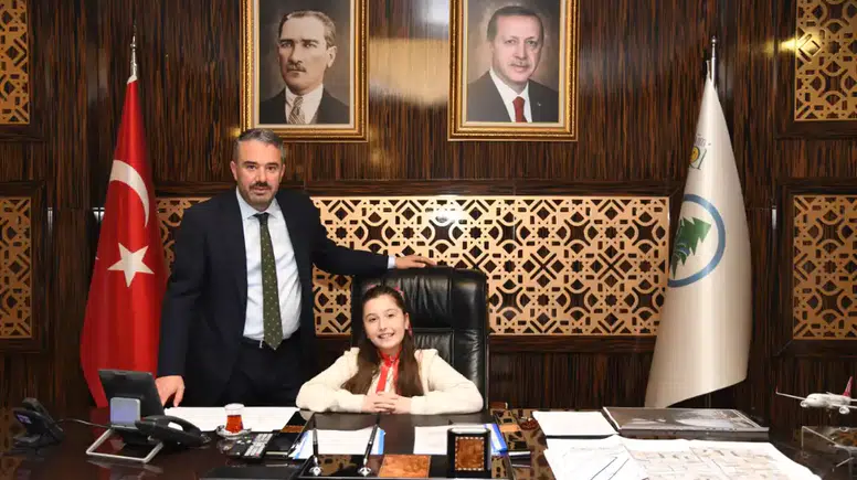 Pursaklar’da 23 Nisan’da Belediye Koltuğu Miray Özayaz’da