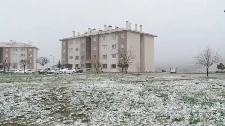 Ankara’da Kar ve Sağanak Yağış Etkili Oldu