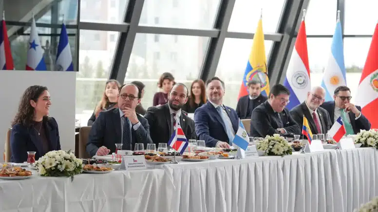 Etimesgut’ta Diploması Buluşturan Program: Büyükelçiler Türk Tarih Müzesi’nde Bir Araya Geldi