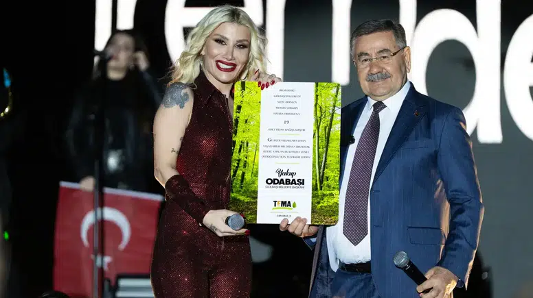 Gölbaşı’nda 19 Mayıs Coşkusu: İrem Derici Binlerce Kişiyle Buluştu