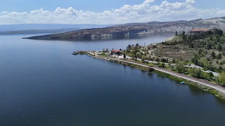 Ankara’nın Denizi Çayırhan Göleti Doğa ve Tarih Tutkunlarını Bekliyor